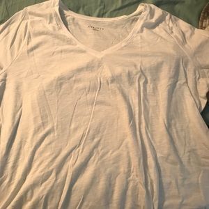 V-neck short sleeve shirt.